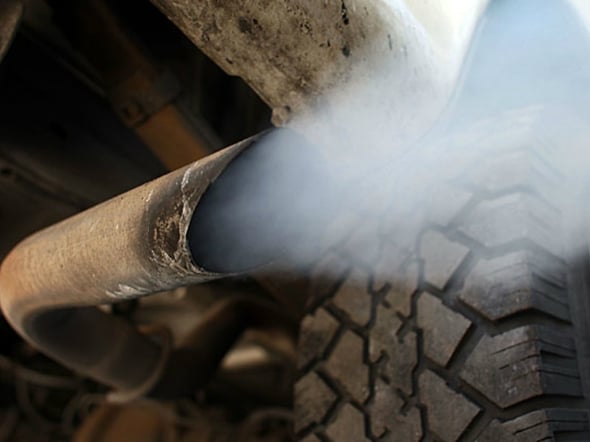 Dal Parlamento Ue limiti più stringenti alle emissioni CO2 per le auto